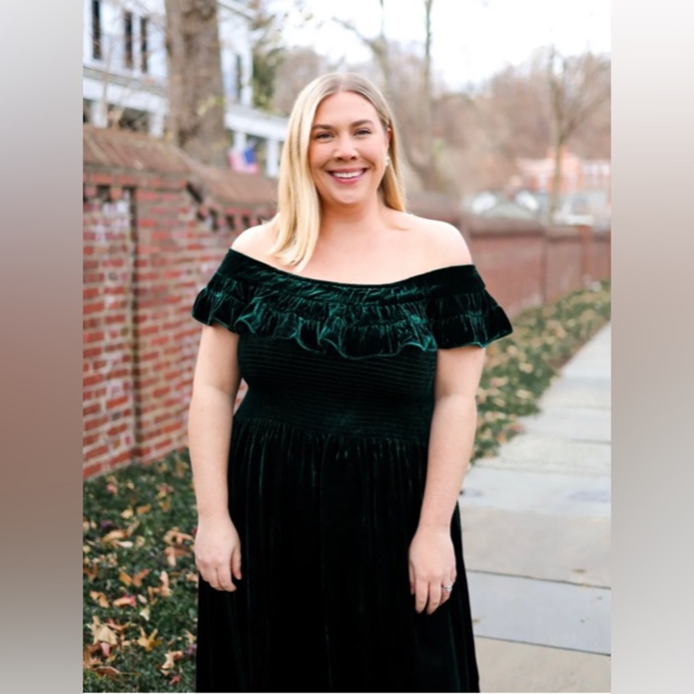 The house nap dress akilah in emerald green size s! STUNNING